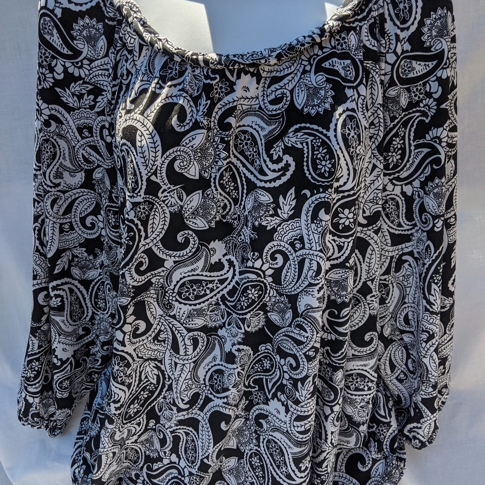 Women's scoop neck blouse. size large